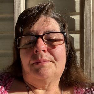 Meet your Posher, Dena